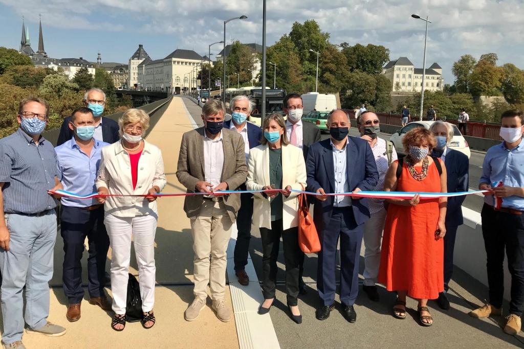 Vernieuwde historische brug in hartje Luxemburg feestelijk ingehuldigd