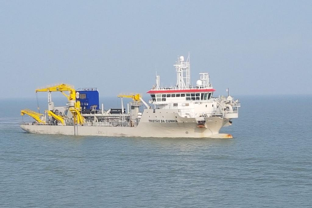The Tristão da Cunha, one of Jan De Nul’s recent trailing hopper suction dredger with a capacity of 3.500m², also equipped with ULEv-technology (Ultra Low Emission vessel).